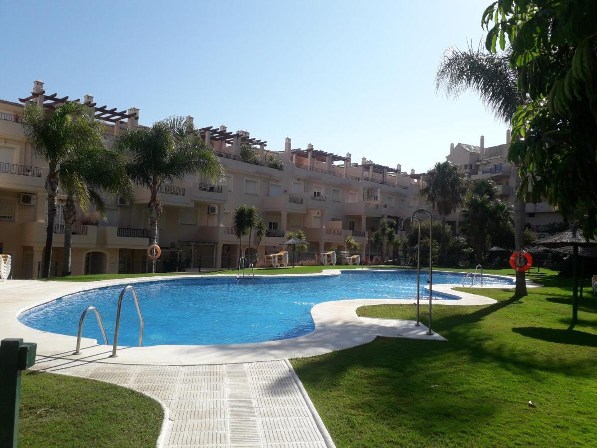 Duquesa Fairways, A Spacious Apartment With Fabulous Views And Facilities Manilva Εξωτερικό φωτογραφία